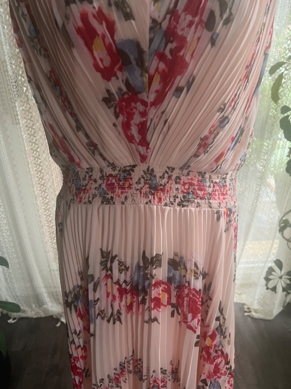 White House Black Market Pink Floral Pleated V-Neck Midi Dress - Picture 7 of 12